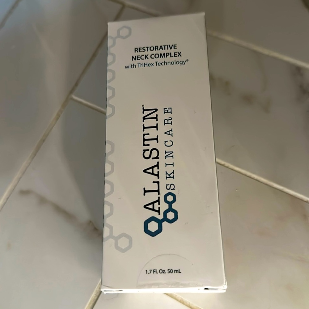 NIB ALASTIN RESTORATIVE NECK COMPLEX WITH TriHex Technology
